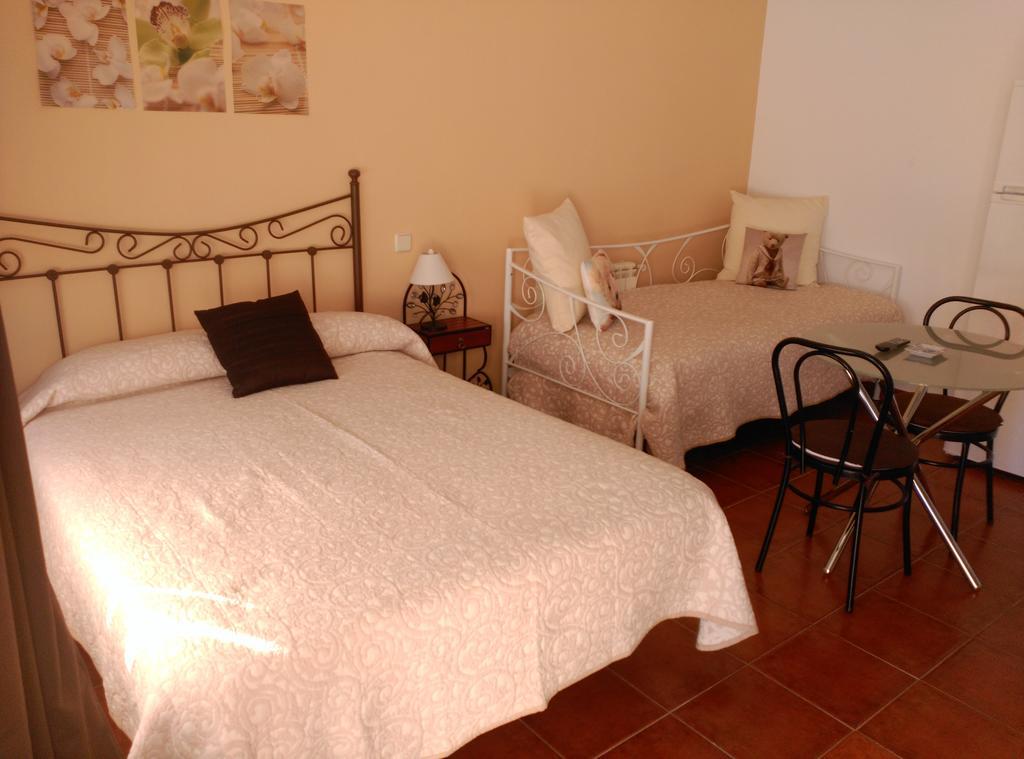 Hostal Restaurante "El Cercao" Sauca Esterno foto